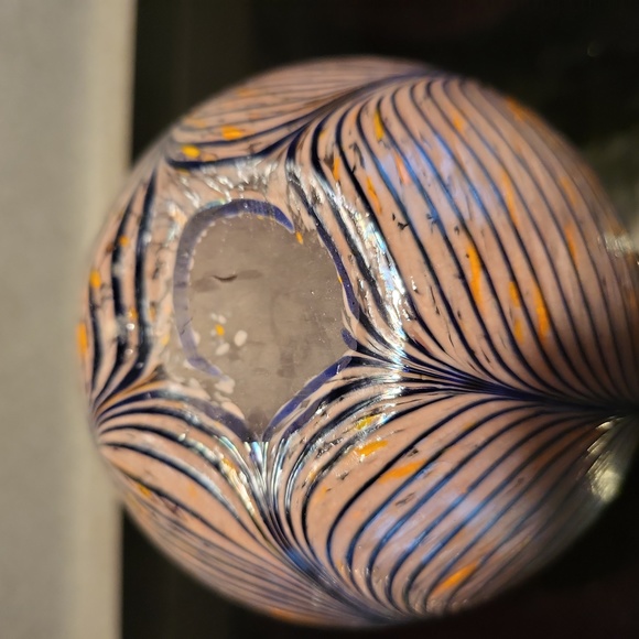 Hand Blown Feather Pull Art Glass Vase 7.25" - Picture 6 of 10